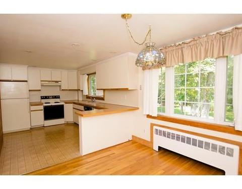 11 Greenbriar Rd, Canton, MA 02021 photo 3