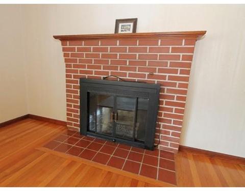 36 Oneida Ave, Worcester, MA 01606 photo 3