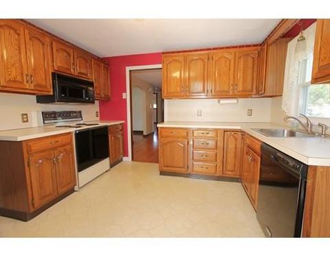 36 Oneida Ave, Worcester, MA 01606 photo 5