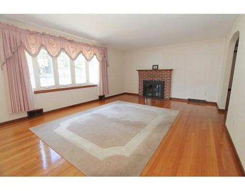 36 Oneida Ave, Worcester, MA 01606 photo 2