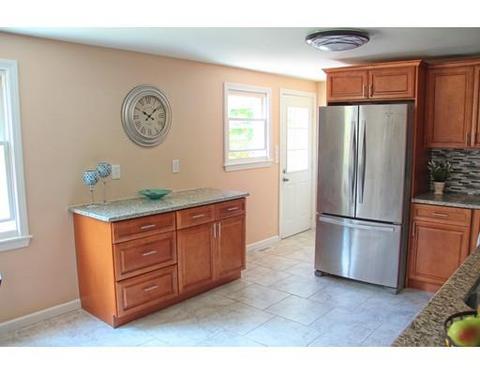 1872 Parker St, Springfield, MA 01128 photo 3