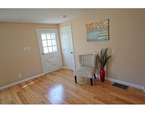 1872 Parker St, Springfield, MA 01128 photo 9