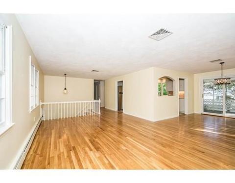 31 Haystack Rd, Reading, MA 01867 photo 4