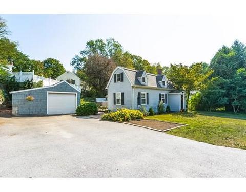 6 Brooks St, Upton, MA 01568 photo 1
