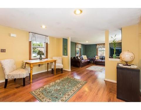 6 Brooks St, Upton, MA 01568 photo 3