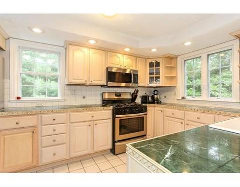 19 Maple St, Mashpee, MA 02649 photo 4