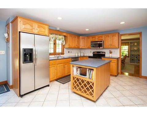 183 Cedar St, Hanover, MA 02339 photo 4