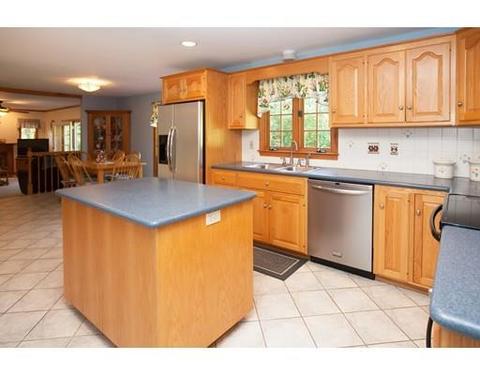 183 Cedar St, Hanover, MA 02339 photo 3