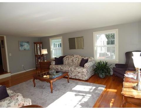17 Walnut St, Danvers, MA 01923 photo 7