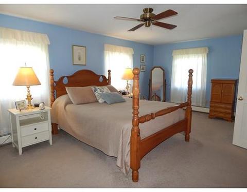 17 Walnut St, Danvers, MA 01923 photo 12