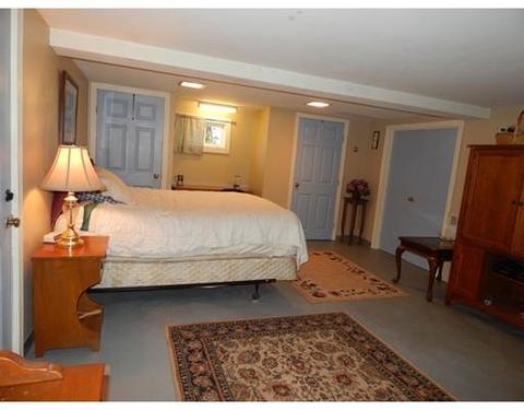 17 Walnut St, Danvers, MA 01923 photo 20