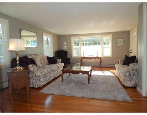 17 Walnut St, Danvers, MA 01923 photo 8