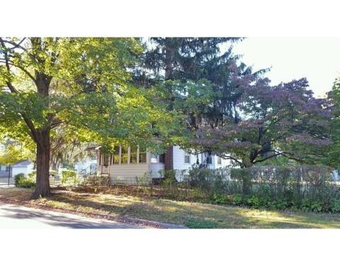 86 Silas St, Springfield, MA 01109 photo 4