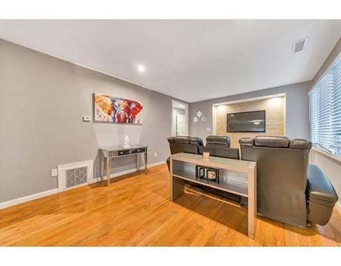 33 Cuff Ave, Springfield, MA 01104 photo 9