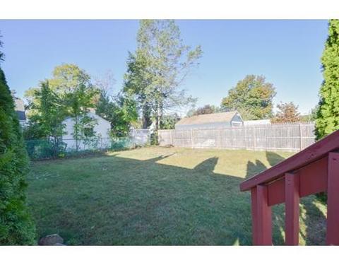 30 Thornton St, Springfield, MA 01104 photo 3