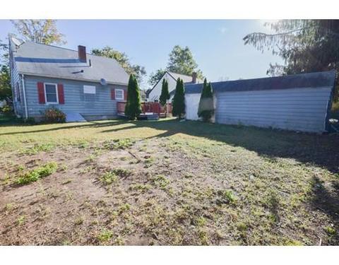 30 Thornton St, Springfield, MA 01104 photo 4