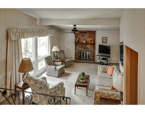 4 Spring Ln, Framingham, MA 01701 photo 5