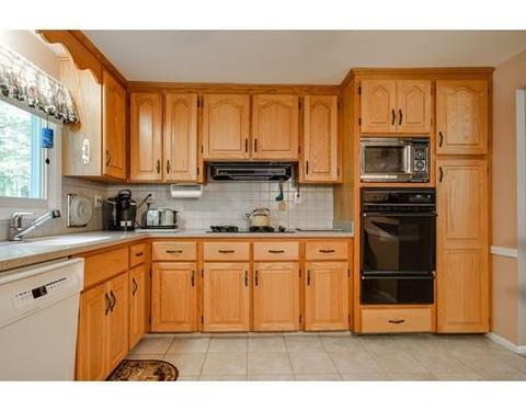 4 Spring Ln, Framingham, MA 01701 photo 9