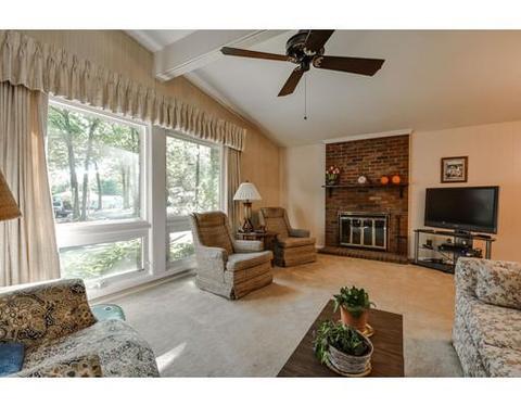 4 Spring Ln, Framingham, MA 01701 photo 3