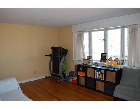 32 Rita St, Springfield, MA 01118 photo 6