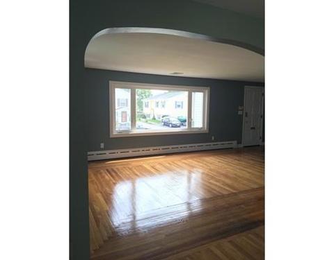 16 Hutton St, Fall River, MA 02720 photo 3