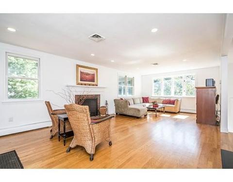 14 Brewer Ln, Reading, MA 01867 photo 5