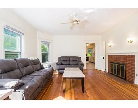 36 Euclid Ave, Springfield, MA 01108 photo 4