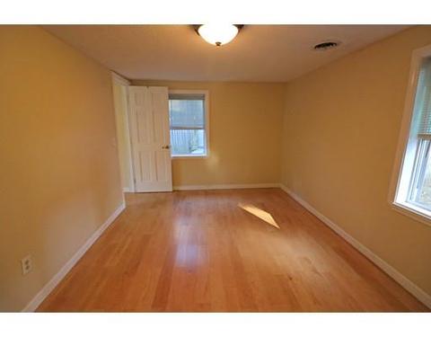 471 Plumtree Rd, Springfield, MA 01118 photo 5