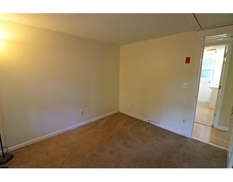 471 Plumtree Rd, Springfield, MA 01118 photo 10