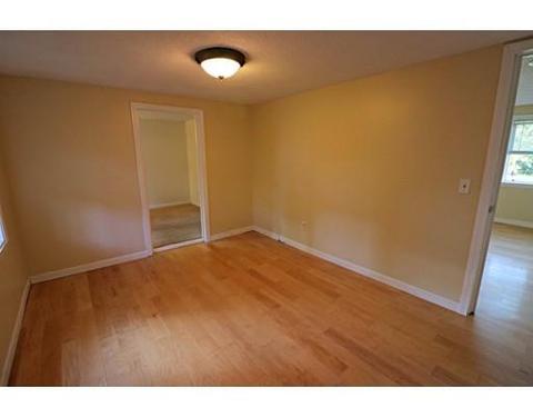 471 Plumtree Rd, Springfield, MA 01118 photo 4