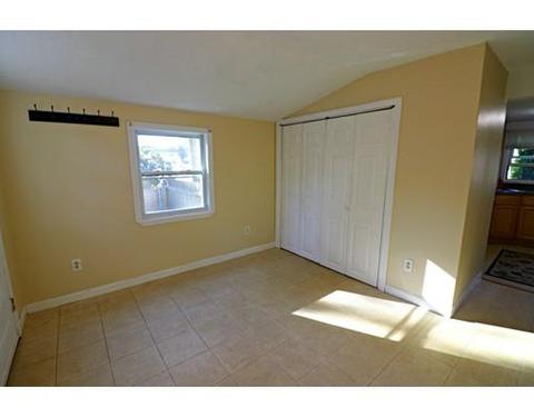 471 Plumtree Rd, Springfield, MA 01118 photo 8