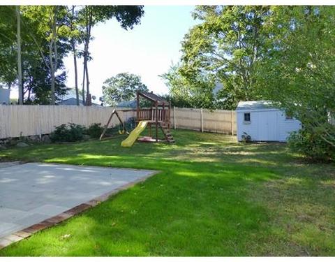 16 Grove St, Gloucester, MA 01930 photo 3