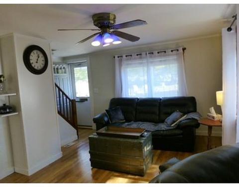 16 Grove St, Gloucester, MA 01930 photo 6
