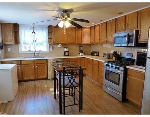 16 Grove St, Gloucester, MA 01930 photo 8