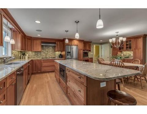 66 Edgemont Ave, Reading, MA 01867 photo 5
