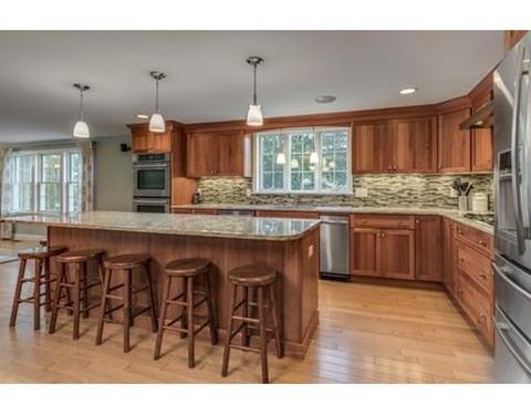 66 Edgemont Ave, Reading, MA 01867 photo 3