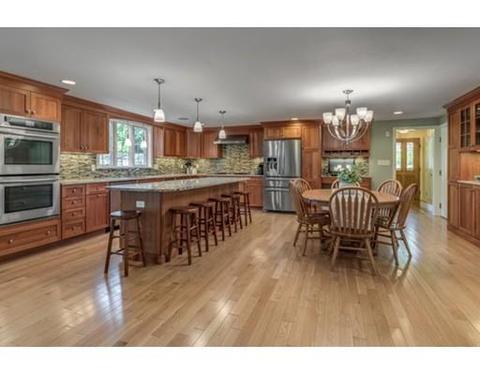 66 Edgemont Ave, Reading, MA 01867 photo 4