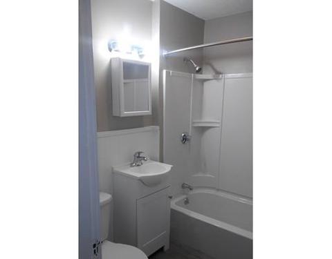 178 Denver St, Springfield, MA 01109 photo 6