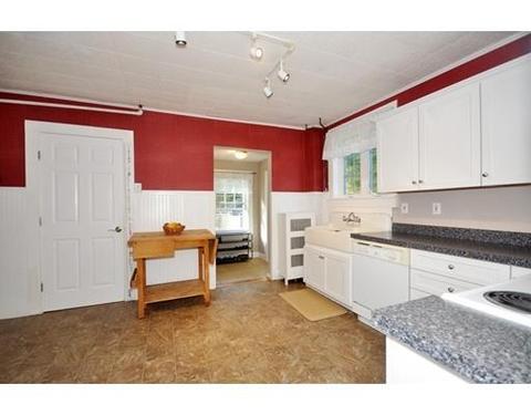 46 Thompson St, Maynard, MA 01754 photo 3