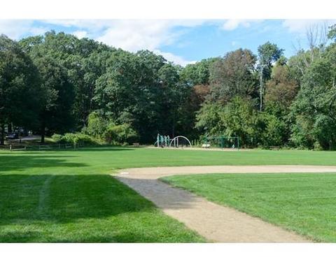 35 Colburn Rd, Wellesley, MA 02481 photo 14