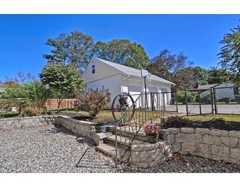 12 Roy Ave, Attleboro, MA 02703 photo 2