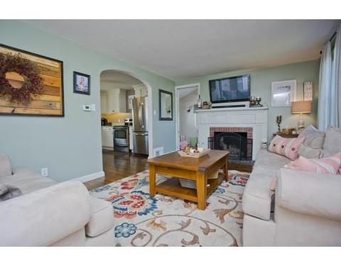 67 Wayside St, Springfield, MA 01118 photo 7