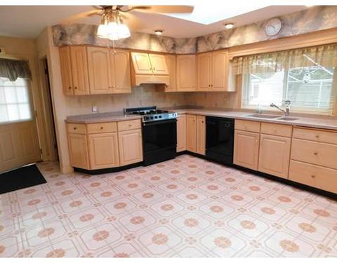 1727 Locust St, Fall River, MA 02723 photo 4