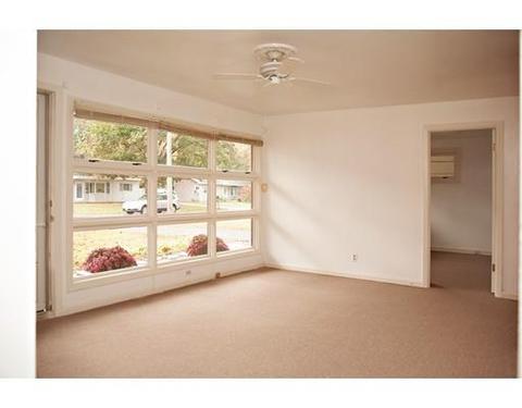 102 Vincent St, Springfield, MA 01129 photo 4