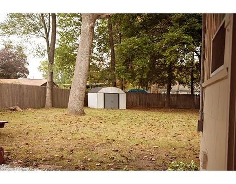 102 Vincent St, Springfield, MA 01129 photo 12