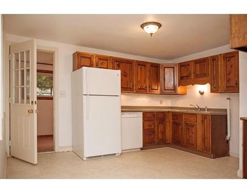 102 Vincent St, Springfield, MA 01129 photo 2