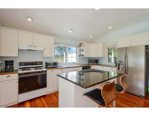 361 Ocean St, Hyannis, MA 02601 photo 5