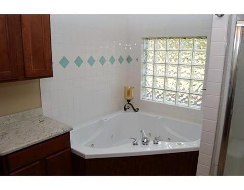 354 Chicago St, Fall River, MA 02721 photo 16
