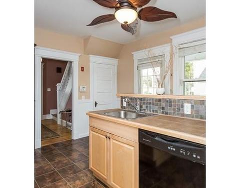 52 Blaine St, Springfield, MA 01108 photo 14