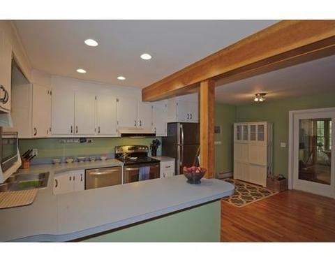 16 Alpine Dr, Amherst, MA 01002 photo 4